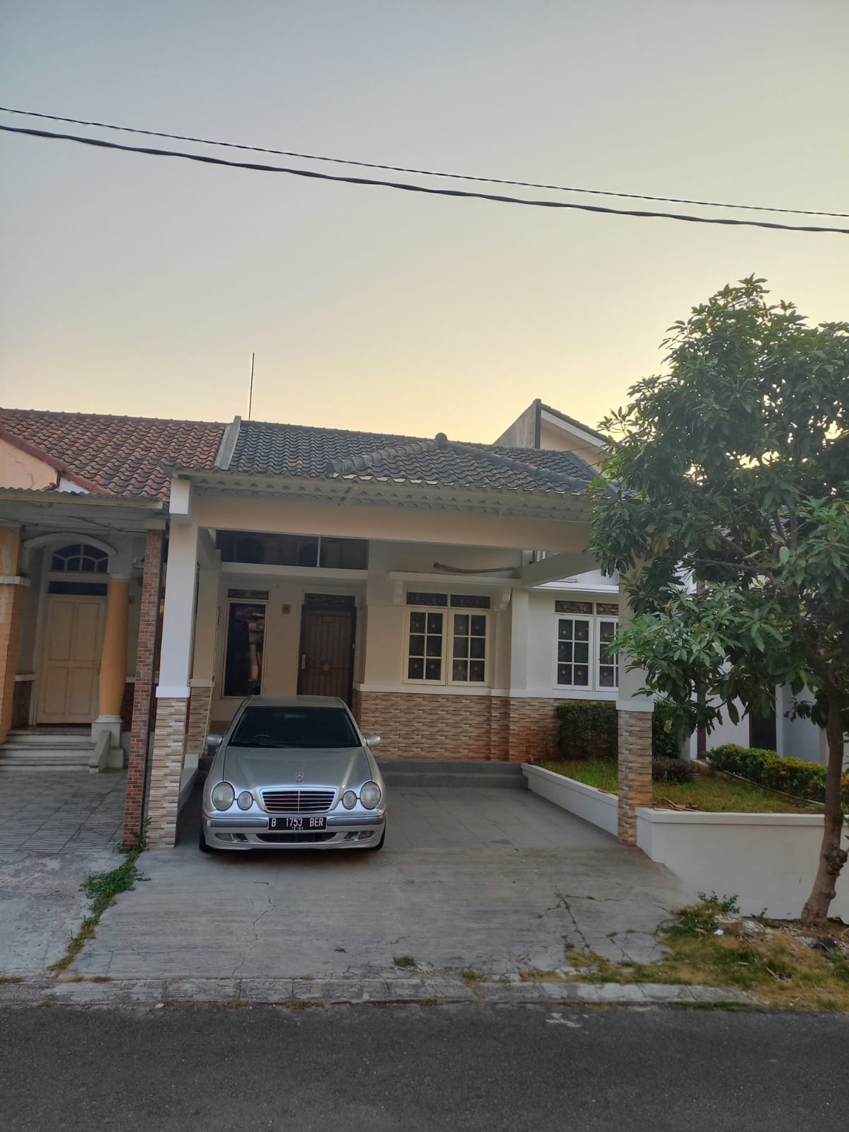 Rumah Disewakan Fully Furnished di Taman Napoli Lippo Cikarang